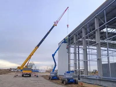 Montaż obudowy ścian hali sortowni - 4